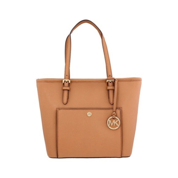 Michael Kors Handbags - NWT Michael Kors Jet Set Medium Snap Pocket Tote